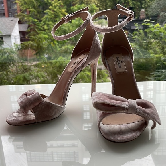 Valentino Garavani Pink Velvet Bow High Heel Sandals in Size 37.5! - Picture 9 of 11
